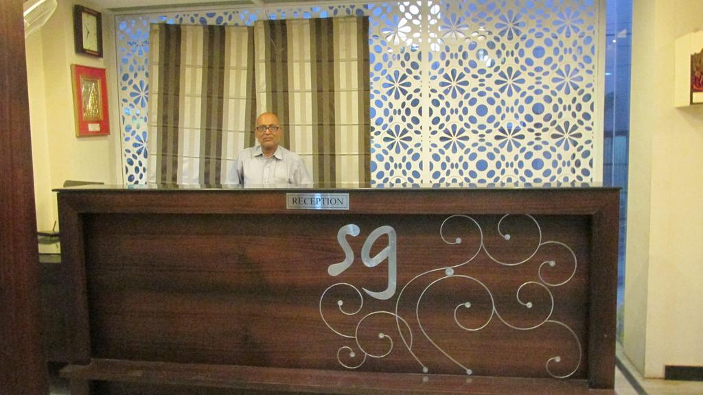 فندق ذا سافاير جراند فاراناسي المظهر الخارجي الصورة